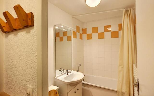 Appartement Les Menuires, 1 pièce, 2 personnes - FR-1-178-180