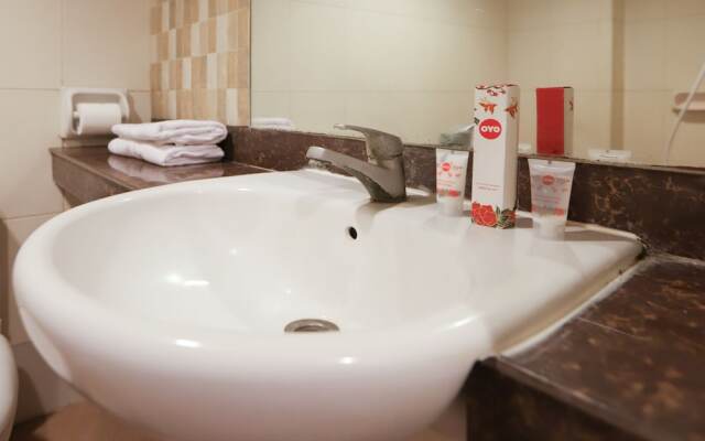 OYO 467 Penthouse Hotel