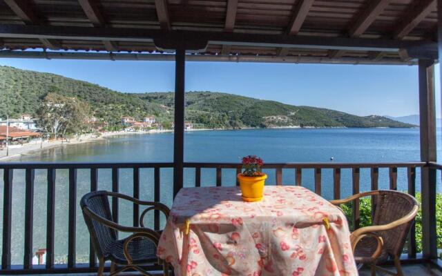 Nikoleri Studios & Apartments