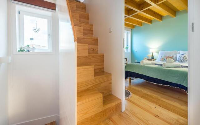 Home in Porto - Cozy 2BR Duplex by LovelyStay