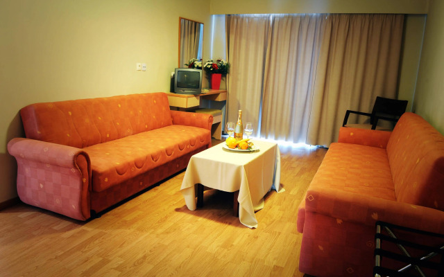 Triton Hotel