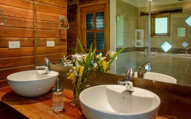 Sacha Urco Lodge Nature Hideaway Cabins