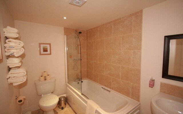 Central Serviced Apartments - 84 Gloucester Rd