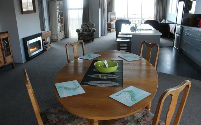 Mackenzie Apartments & Suites