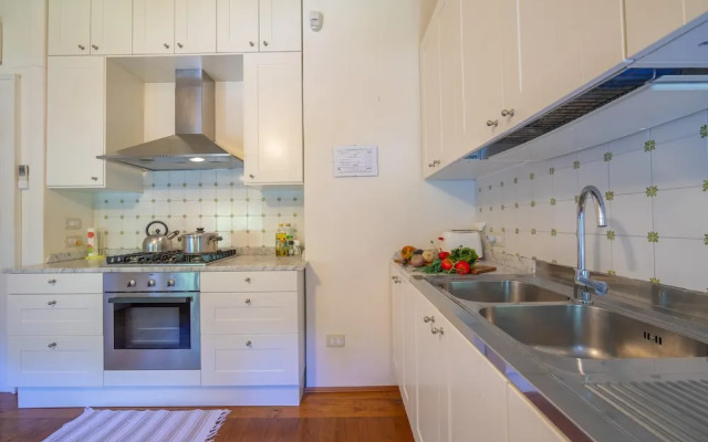 Villa Faccioli Deodara With Shared Pool