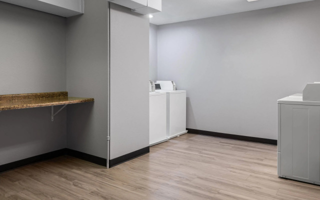 AmericInn by Wyndham Urbana/Champaign University Area