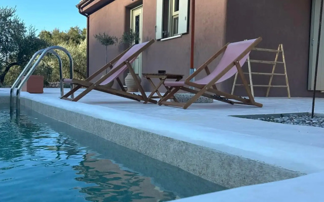 Rock n' Olive Villas