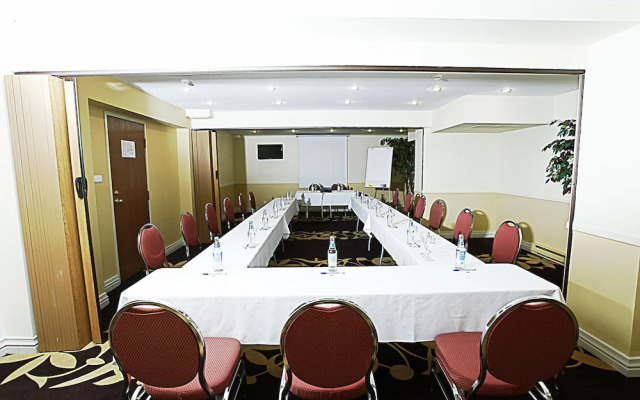 Airport Hotel Mara