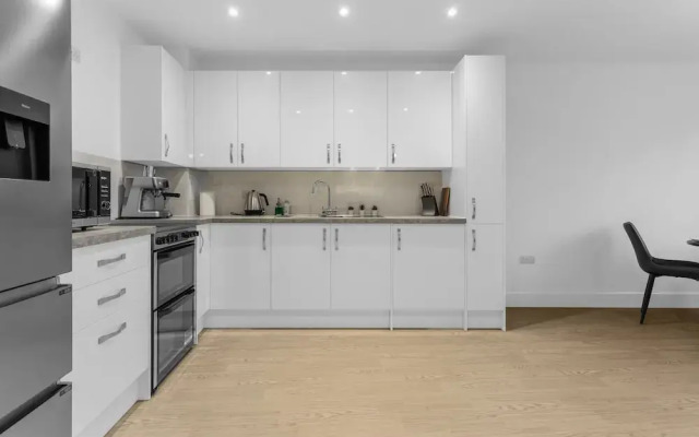 London - 1 Bed Apartment - Sleeps 2 - Long Stays