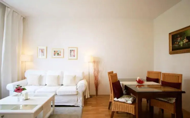 Apartment Elegant Living