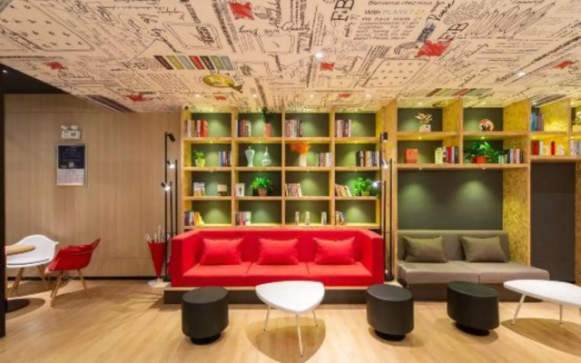 ibis Dalian Airport Huabei Road Hotel
