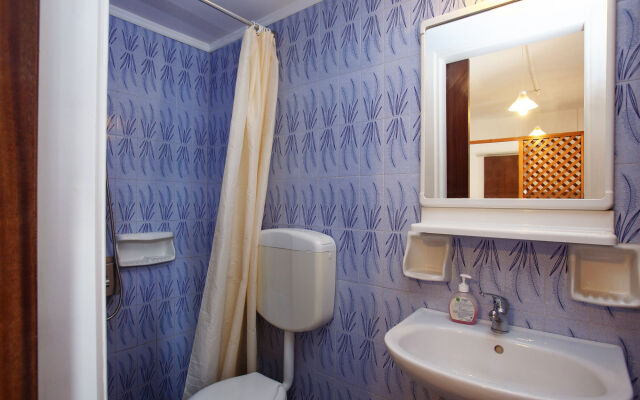 Albatross Studios & Apartments