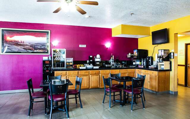Rodeway Inn & Suites