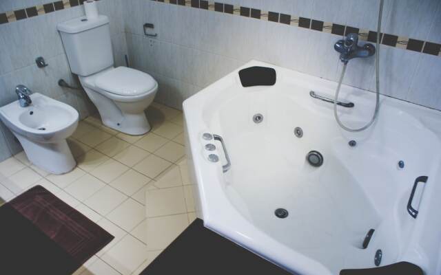 Negombo Blue Villa Hotel