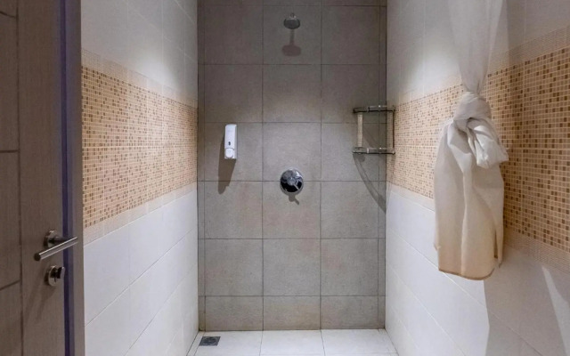 Three Eight Front One Boutique Batu