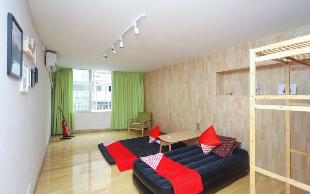 Phoenix Egg Youth Hostel