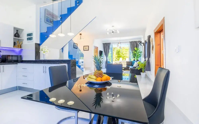 New Stylish 3BR Villa With Private Pool Terrace