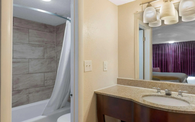 Rodeway Inn Colonial Heights I-95