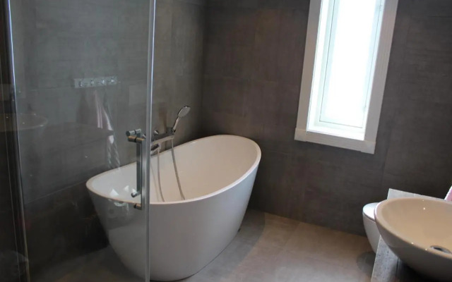 Torshaug 4 bedroom cabin