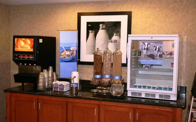 Hampton Inn & Suites Cedar Rapids - North