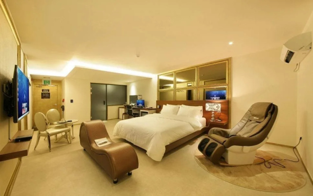 Dream Hotel