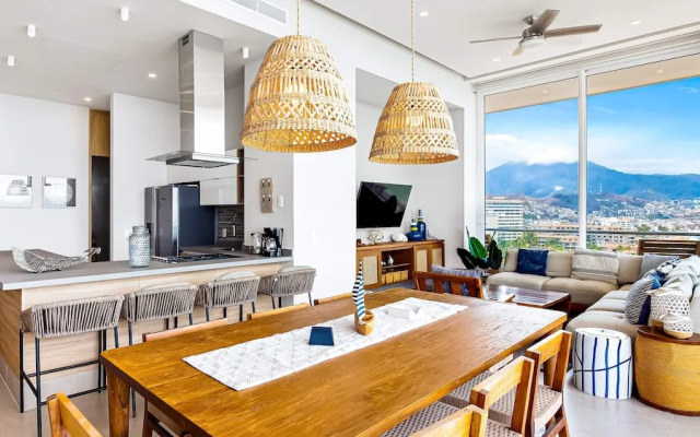 Panoramic Hot Tub Oceanview Penthouse