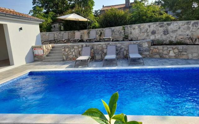 Villa Diny with Pool