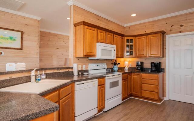 Casa Bianca by Oak Island Accommodations