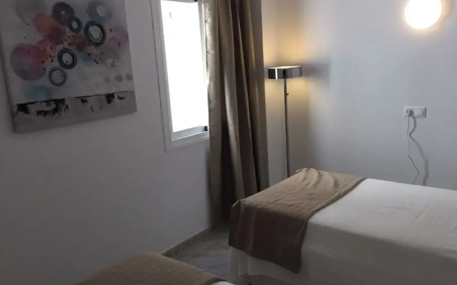 Seaside Bliss 2 Bedroom Condo in Fuengirola