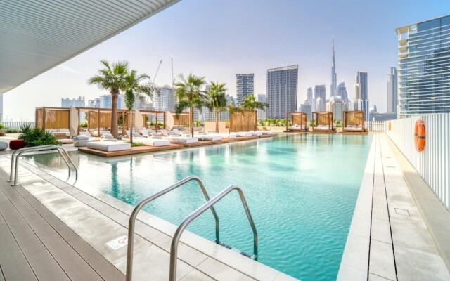 Convenient Studio w Burj Khalifa View