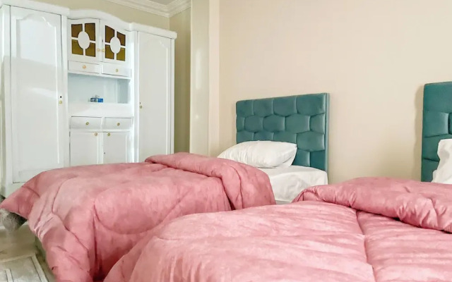 Queen of Pyramids Hotel