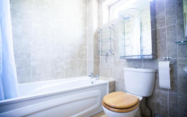 Honest University Apartment 2