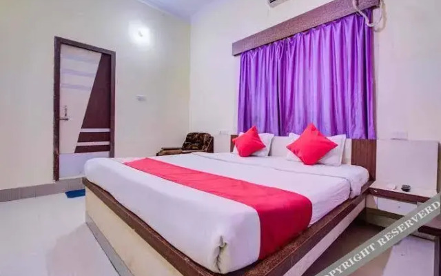 Spot On 87675 Hotel Meera Dham