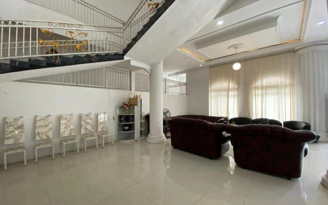 Capital O 1888 Griya RW Family Guest House