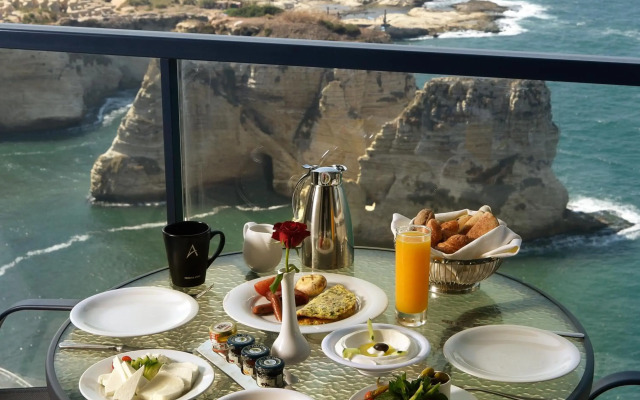 Raouche Arjaan by Rotana Hotel