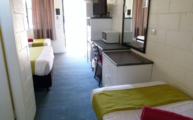 Azalea Motel – Guest Rooms – Coonabarabran