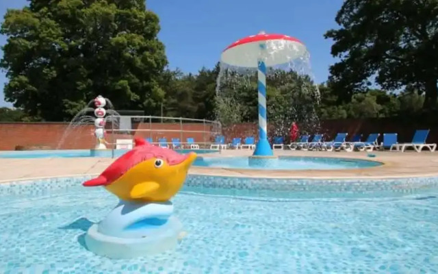 Luxury Caravan on Family Park Near Bournemouth