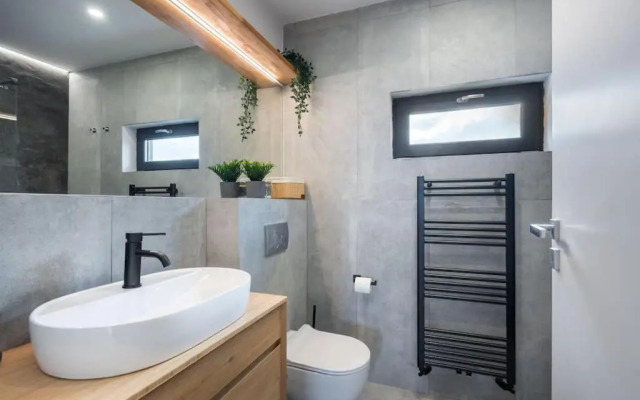 Sunny 3BR Midtown Flat - Amazing View Balcony