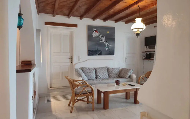 Ornos Beachside 2 Bd Stylish House