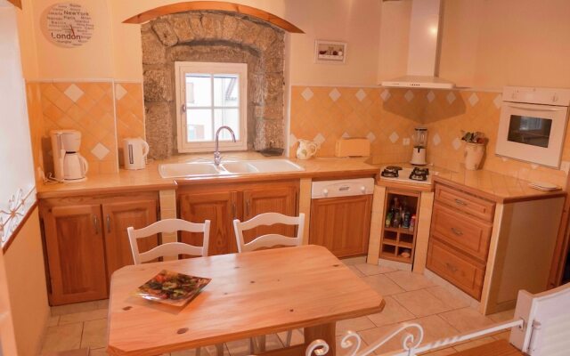 Beautiful Holiday Home in Saugues near Forest