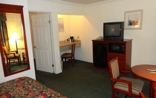 Redondo Inn and Suites