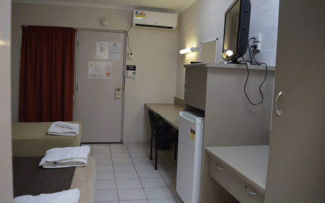 Mid City Motor Inn