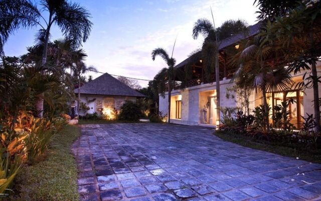 Avillion Villa Cinta @ Sanur