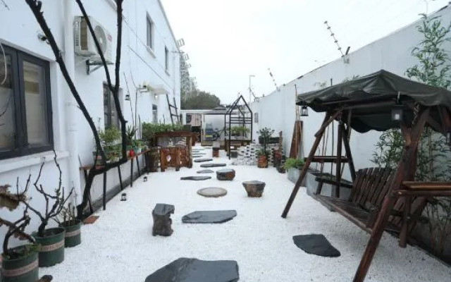 Changqiu International Youth Hostel (Shanghai Hongqiao International Exhibition Center)