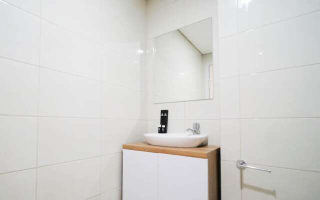 Comfy Studio Loft Connected To Mall At Icon Gresik Apartment