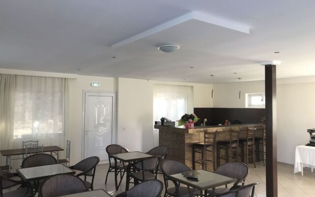 Ai - Helis Resort Hotel