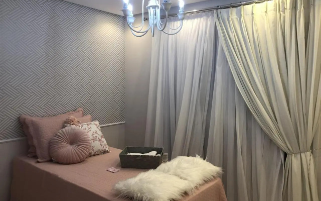 Apto novo, 2 quartos, quadra praia em Santos.