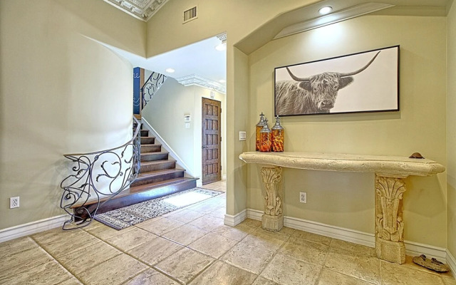 Large Ventura Keys Waterfront 4 Bedroom Home