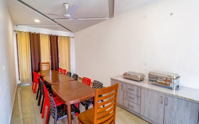 Fabhotel Golden Home