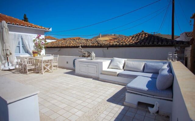 Beautiful Traditional House in Hydra